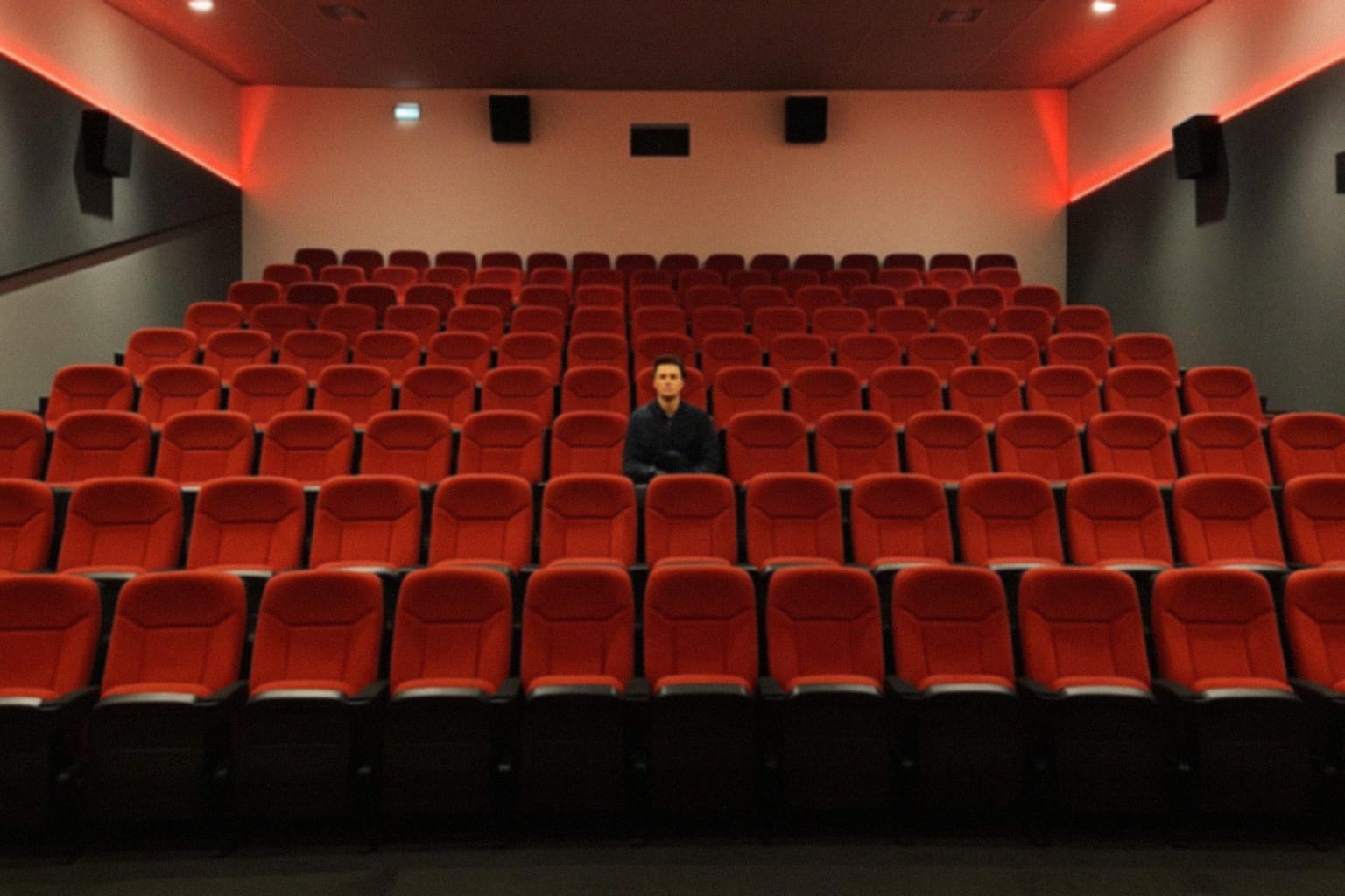 Wyjątkowy koncert duetu Paweł Wójcik i Tomasz Sarniak w Galerii MOK